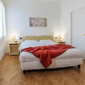 https://villa-lucon-centro-storico.hotelinveneto.com